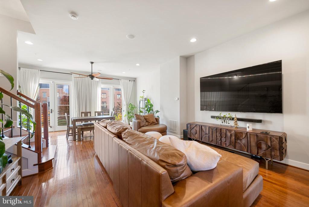 710 E HOWELL AVENUE