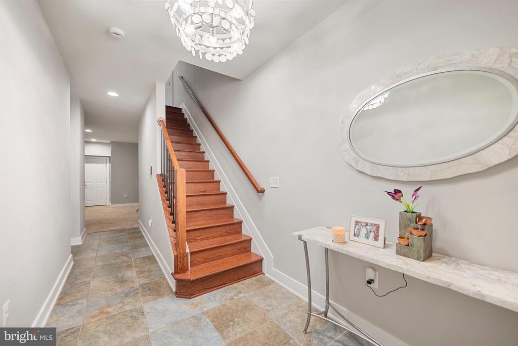 710 E HOWELL AVENUE