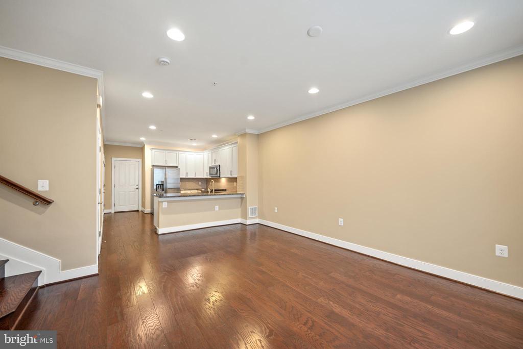 2111 RICHMOND HIGHWAY 101