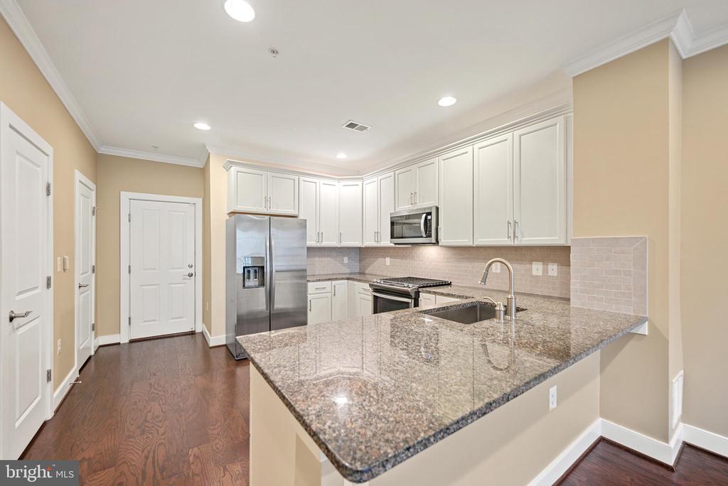 2111 RICHMOND HIGHWAY 101