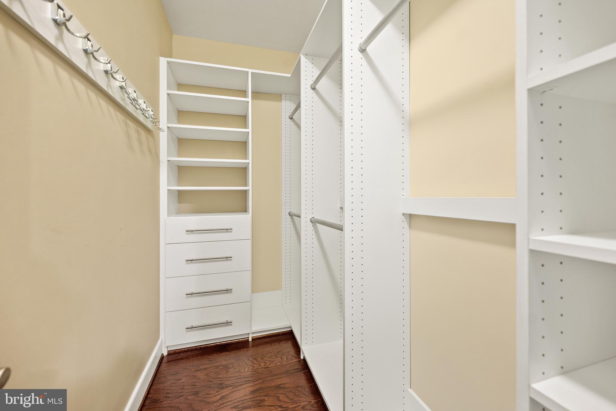 2111 RICHMOND HIGHWAY 101