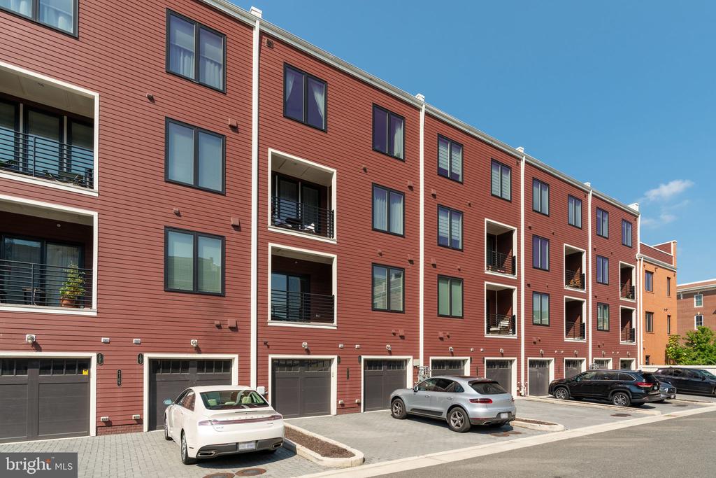 2111 RICHMOND HIGHWAY 101