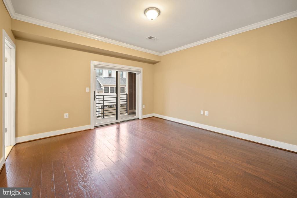 2111 RICHMOND HIGHWAY 101