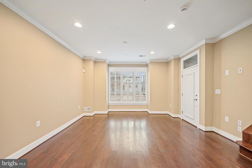 2111 RICHMOND HIGHWAY 101
