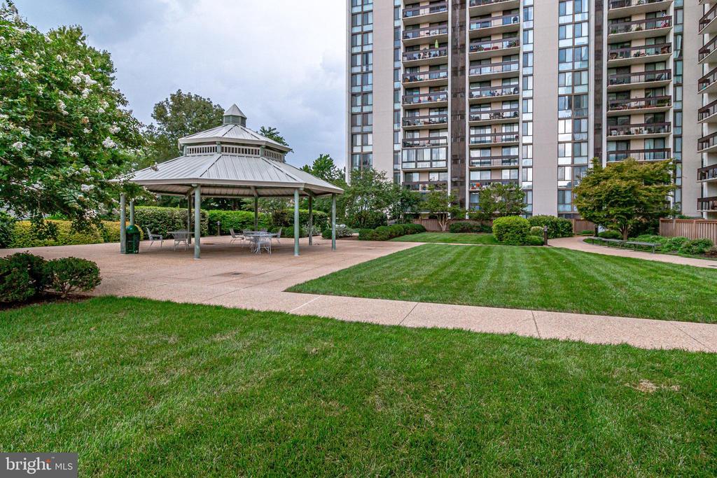 5300 HOLMES RUN PARKWAY 1413