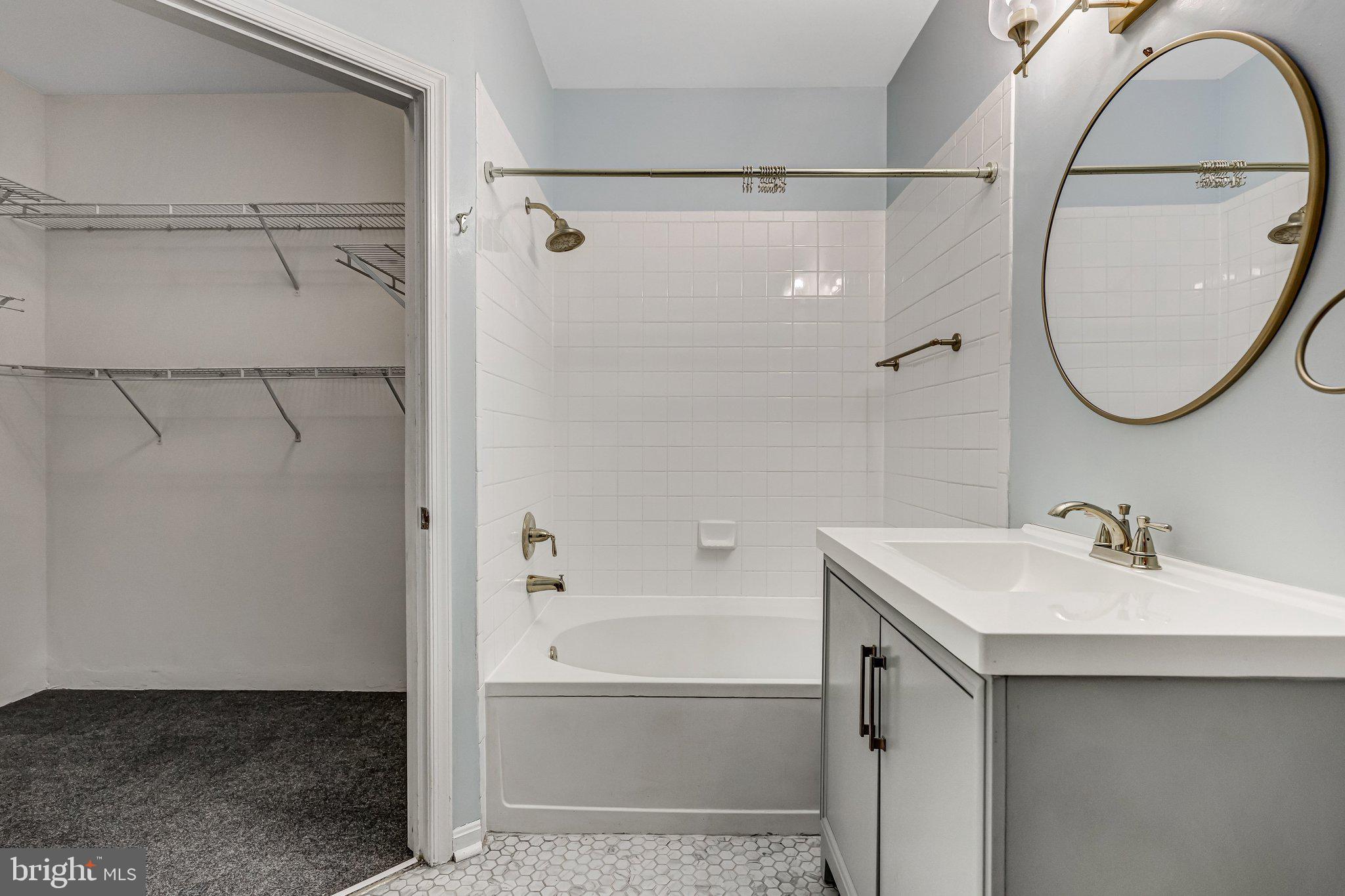 4560 STRUTFIELD LANE 1110