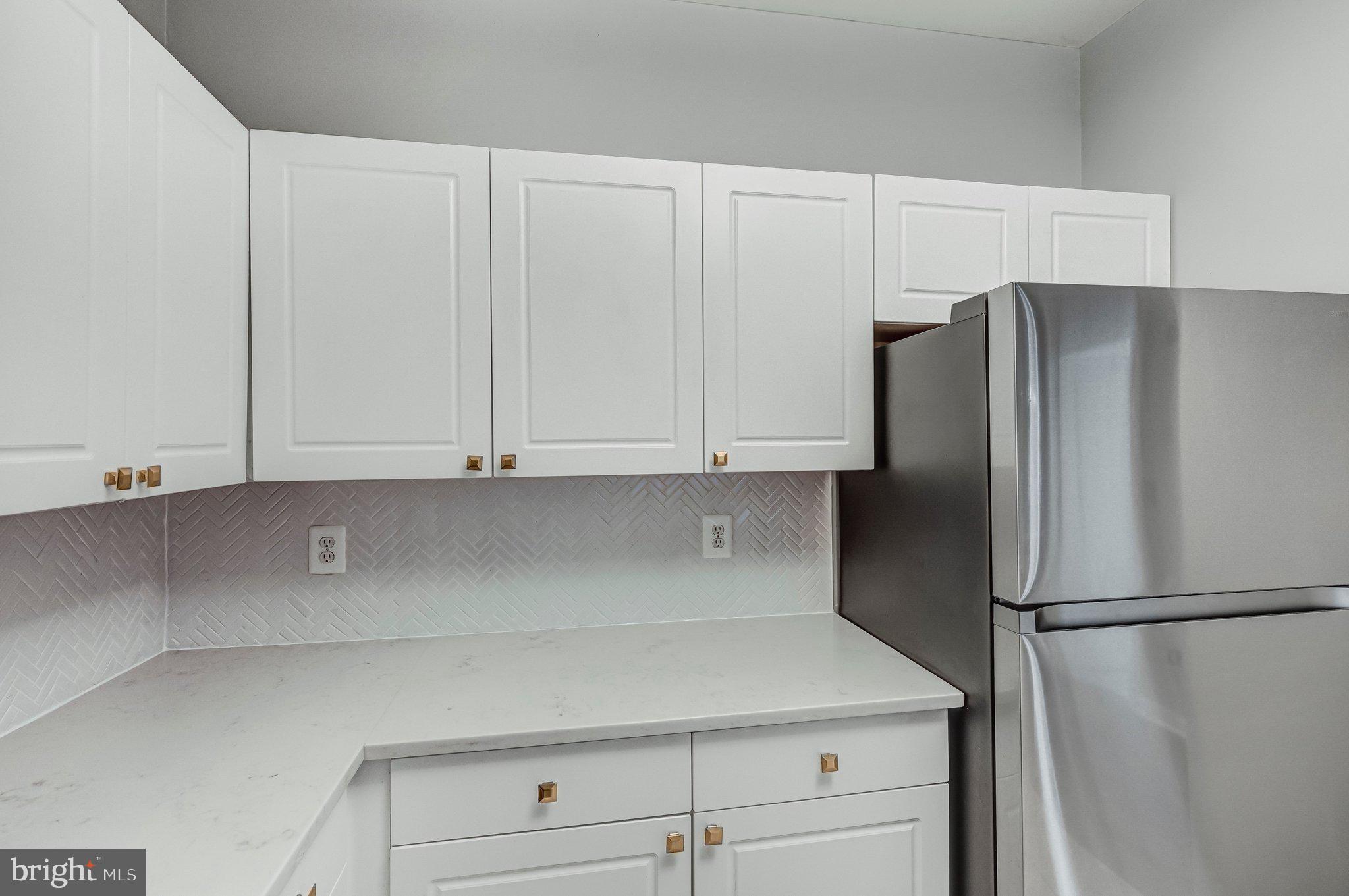 4560 STRUTFIELD LANE 1110