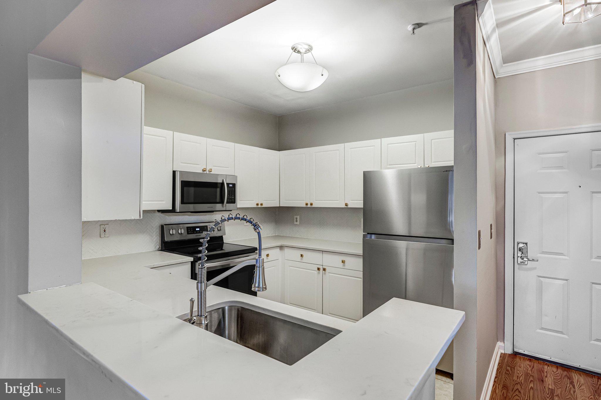 4560 STRUTFIELD LANE 1110