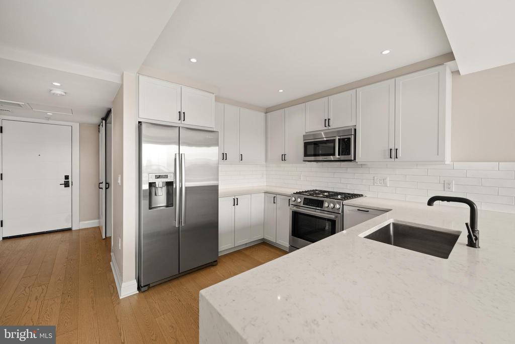 925 N FAIRFAX STREET 507