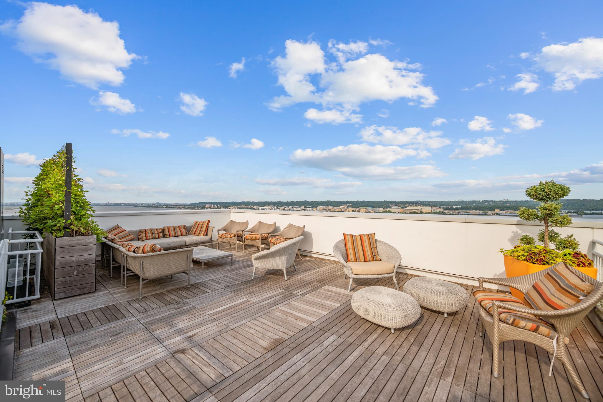 925 N FAIRFAX STREET 507