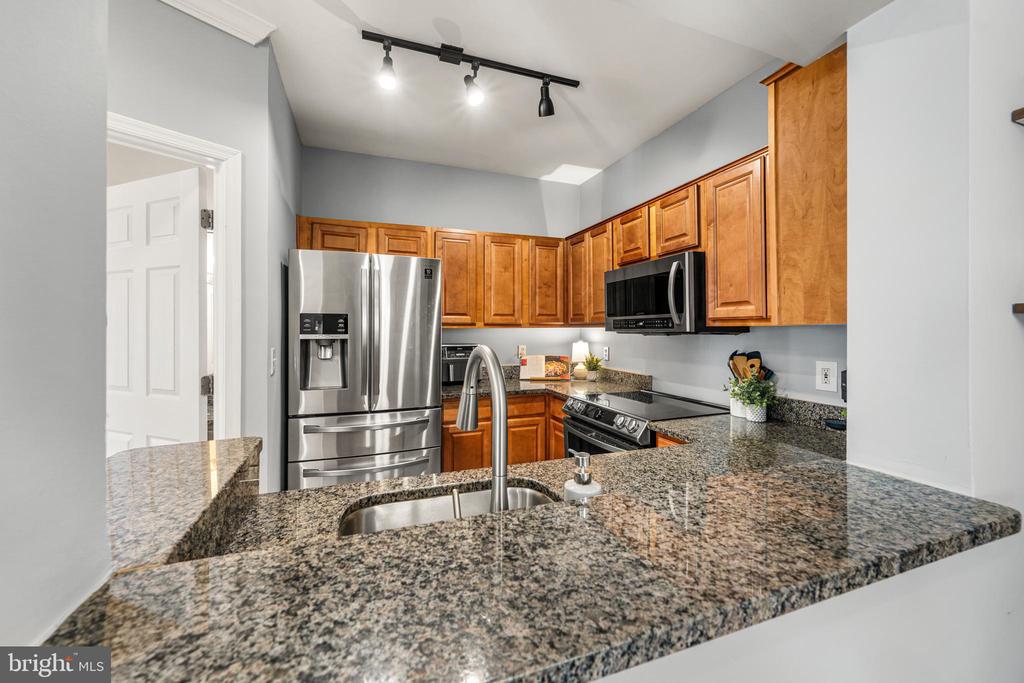 4551 STRUTFIELD LANE 4303