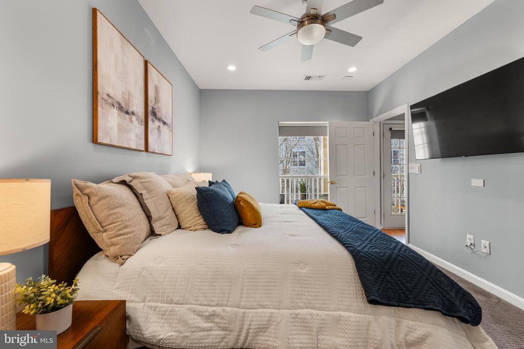 4551 STRUTFIELD LANE 4303