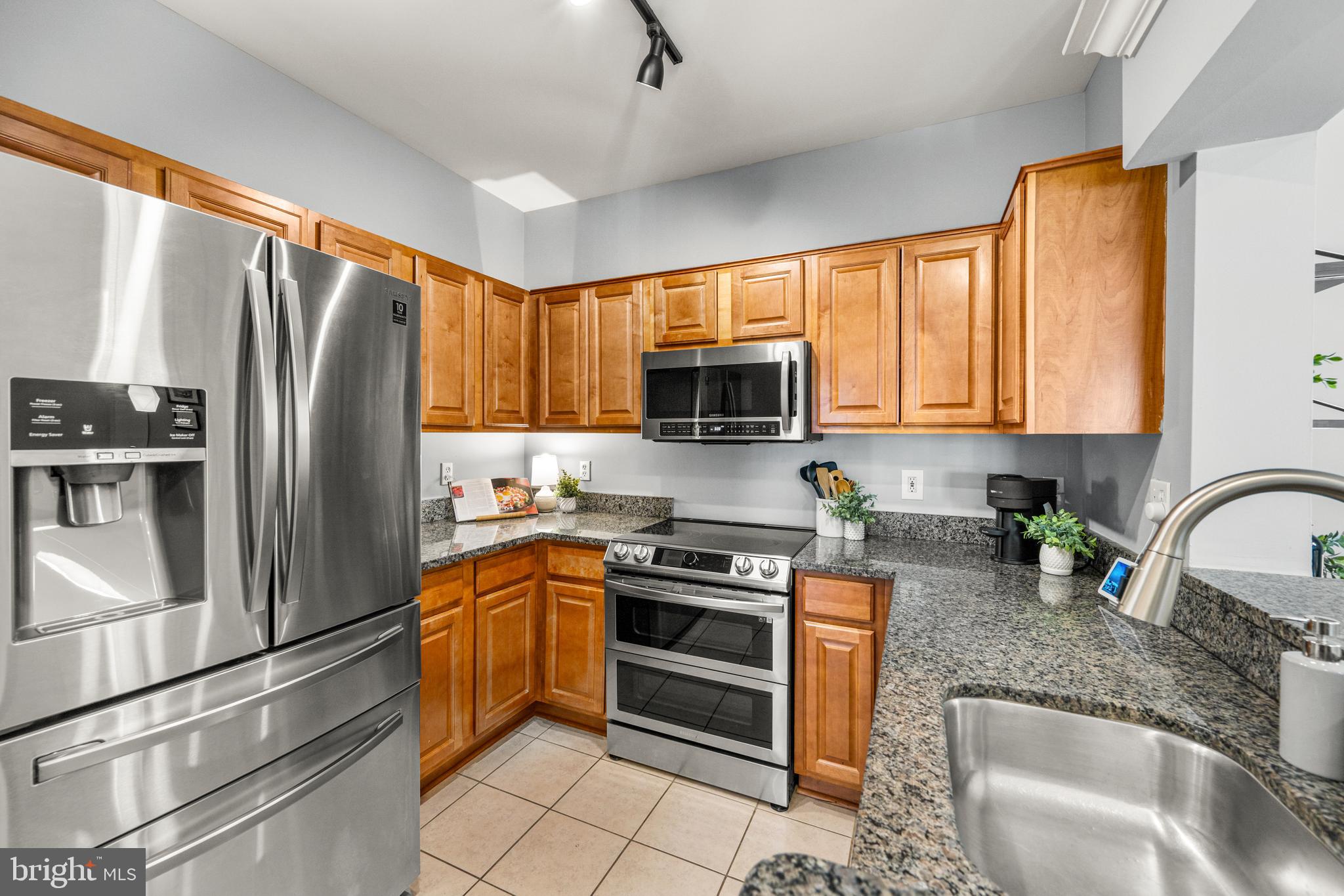 4551 STRUTFIELD LANE 4303