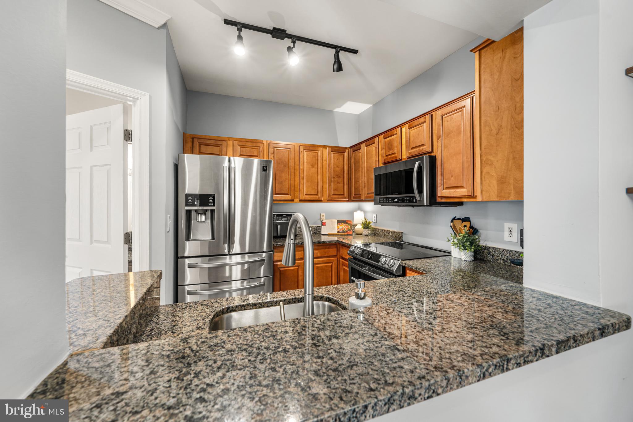 4551 STRUTFIELD LANE 4303