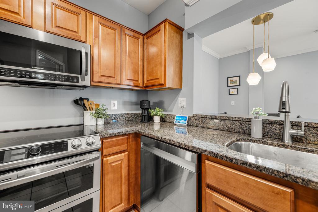 4551 STRUTFIELD LANE 4303