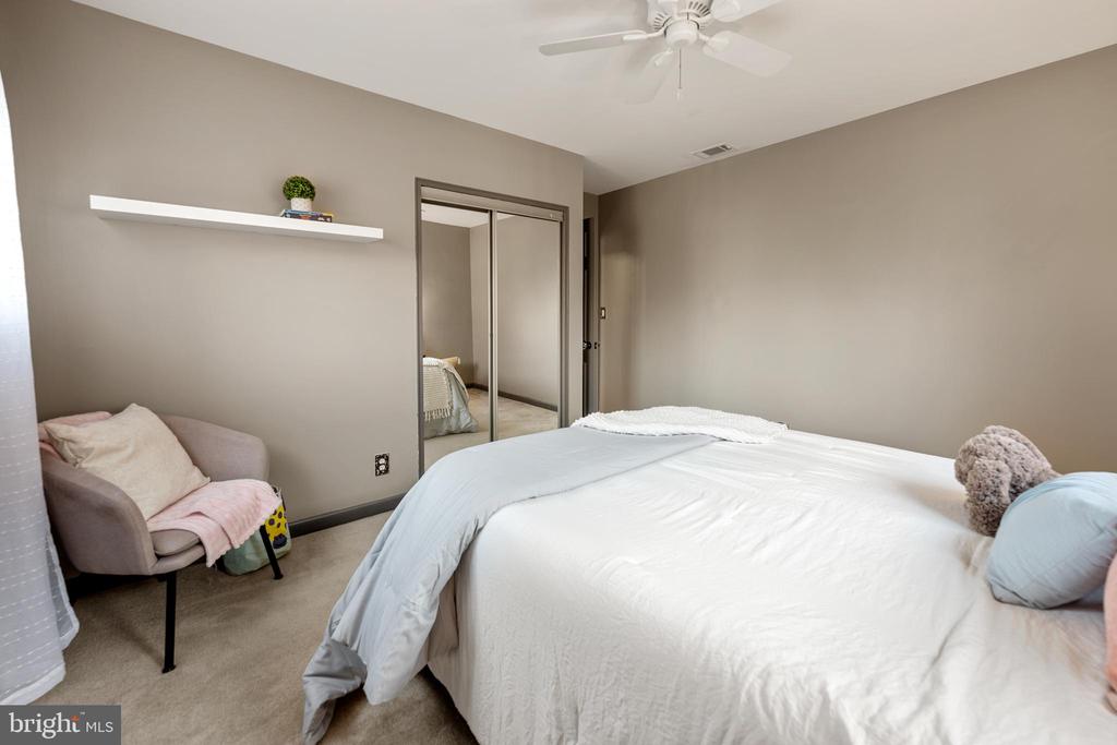 205 SKYHILL ROAD 4