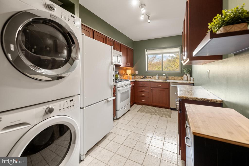 205 SKYHILL ROAD 4