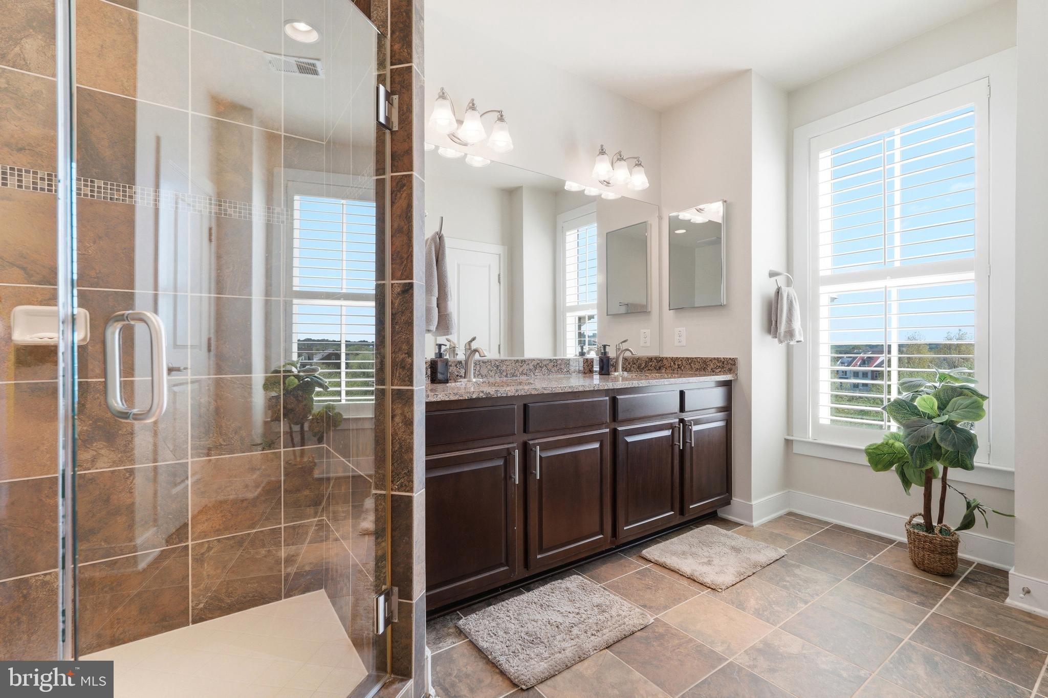 2206 POTOMAC AVENUE 102