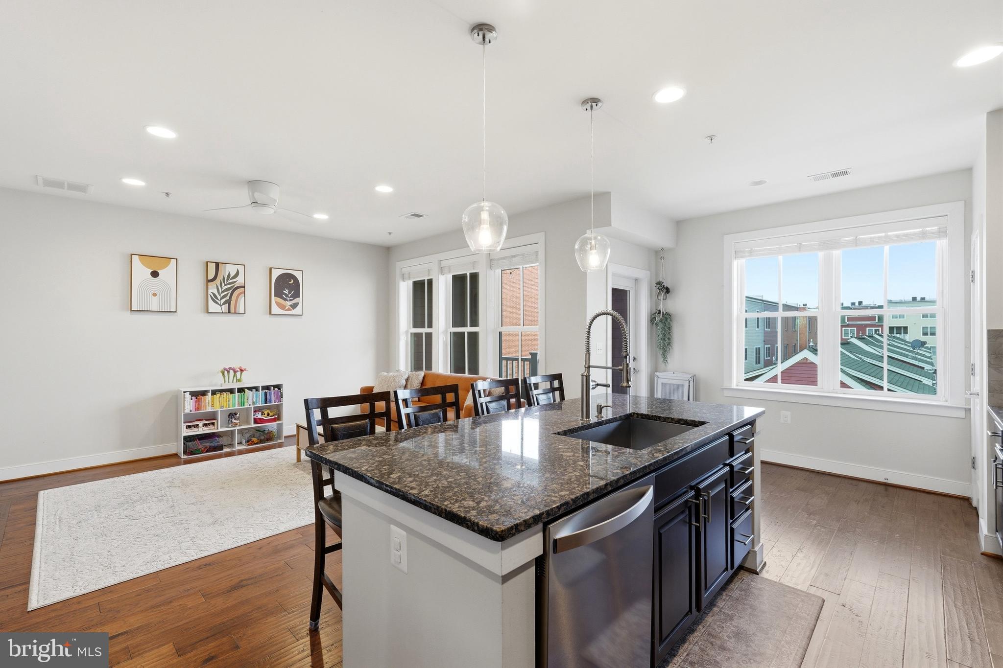 2206 POTOMAC AVENUE 102