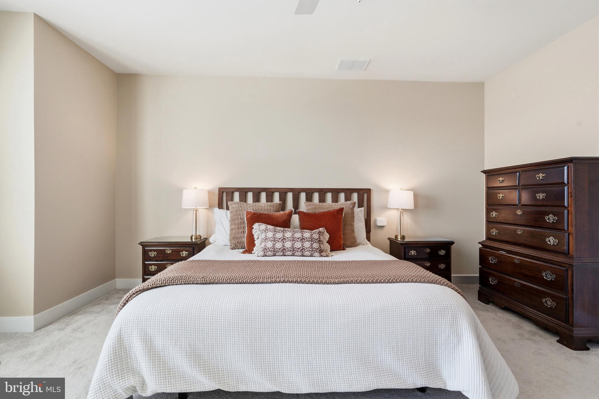 2206 POTOMAC AVENUE 102