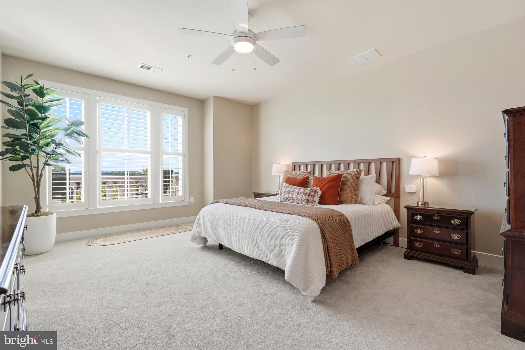 2206 POTOMAC AVENUE 102