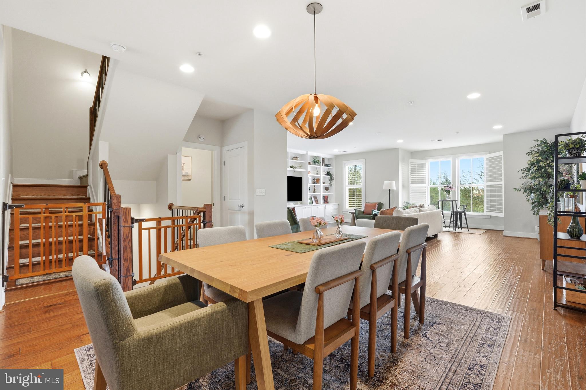 2206 POTOMAC AVENUE 102