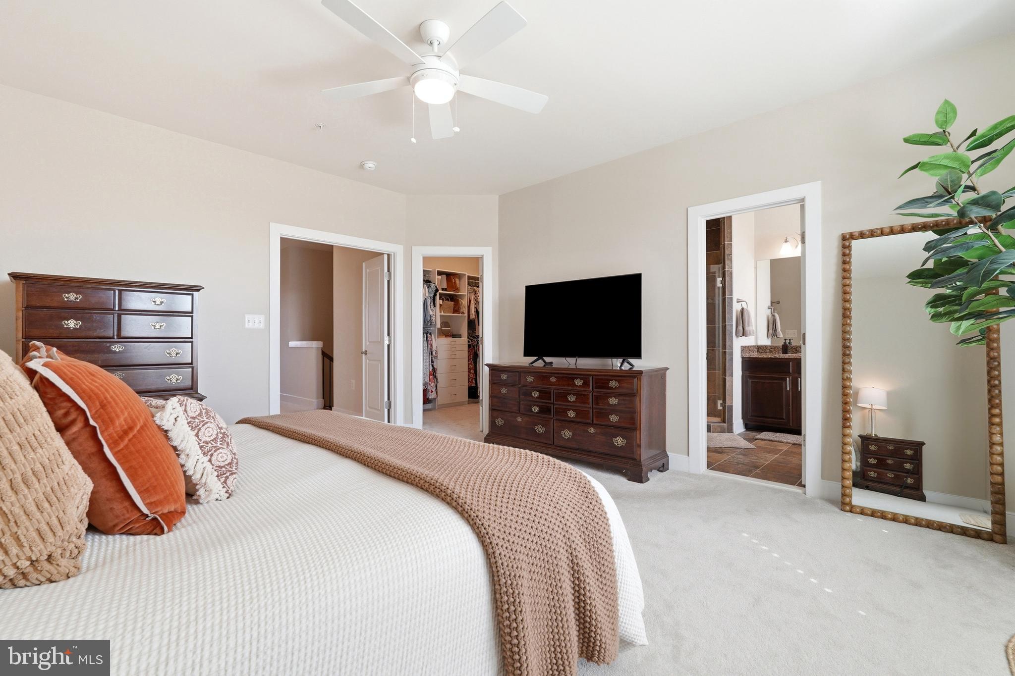 2206 POTOMAC AVENUE 102