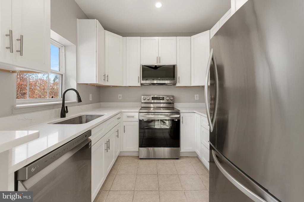 4560 STRUTFIELD LANE 1311