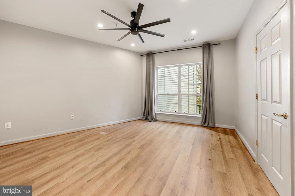 4560 STRUTFIELD LANE 1311