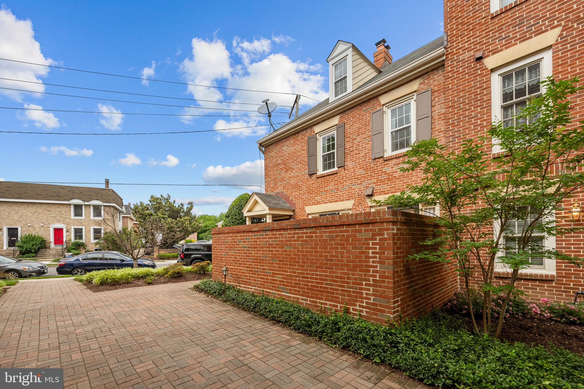 812 BASHFORD LANE