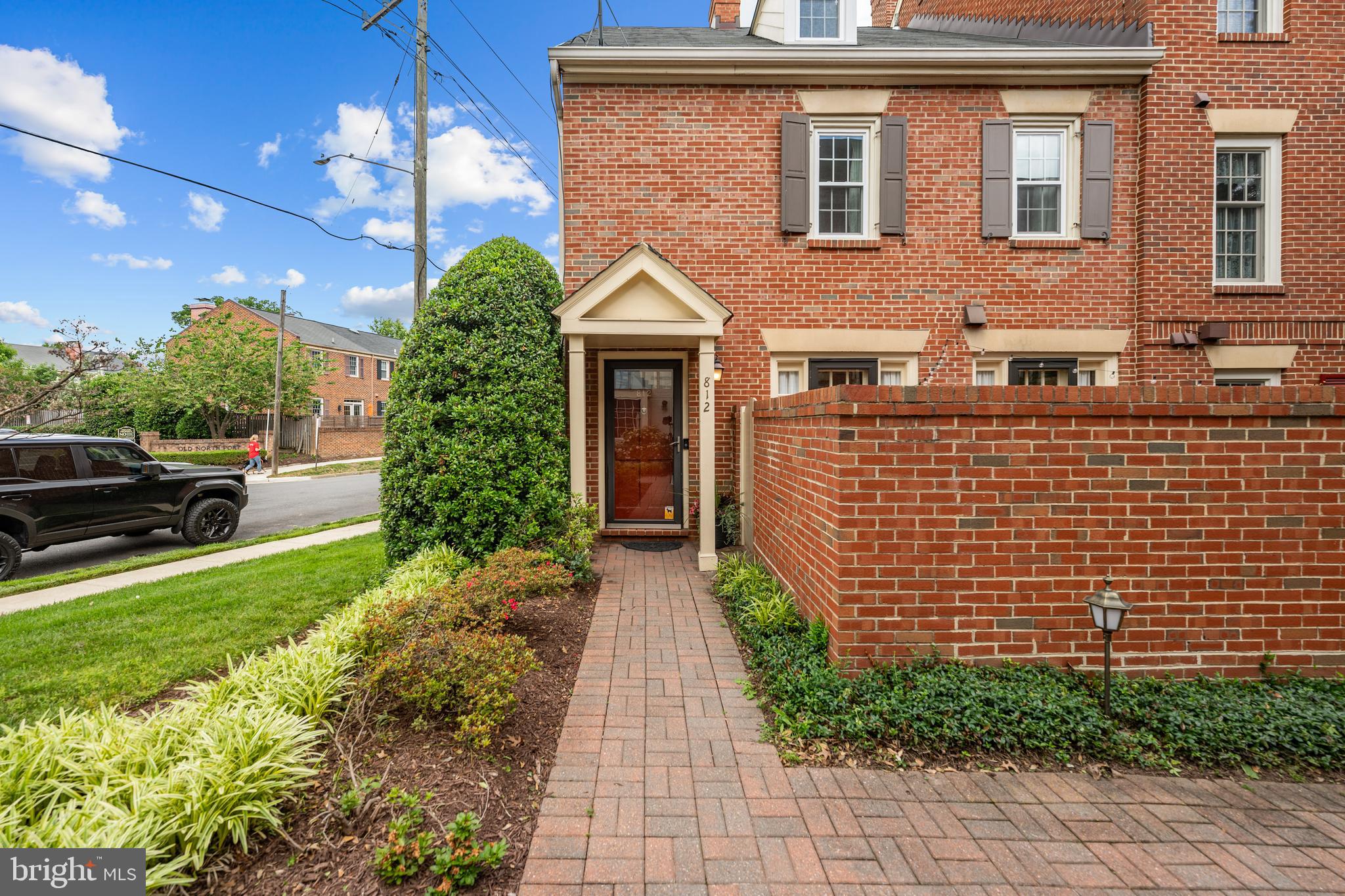812 BASHFORD LANE