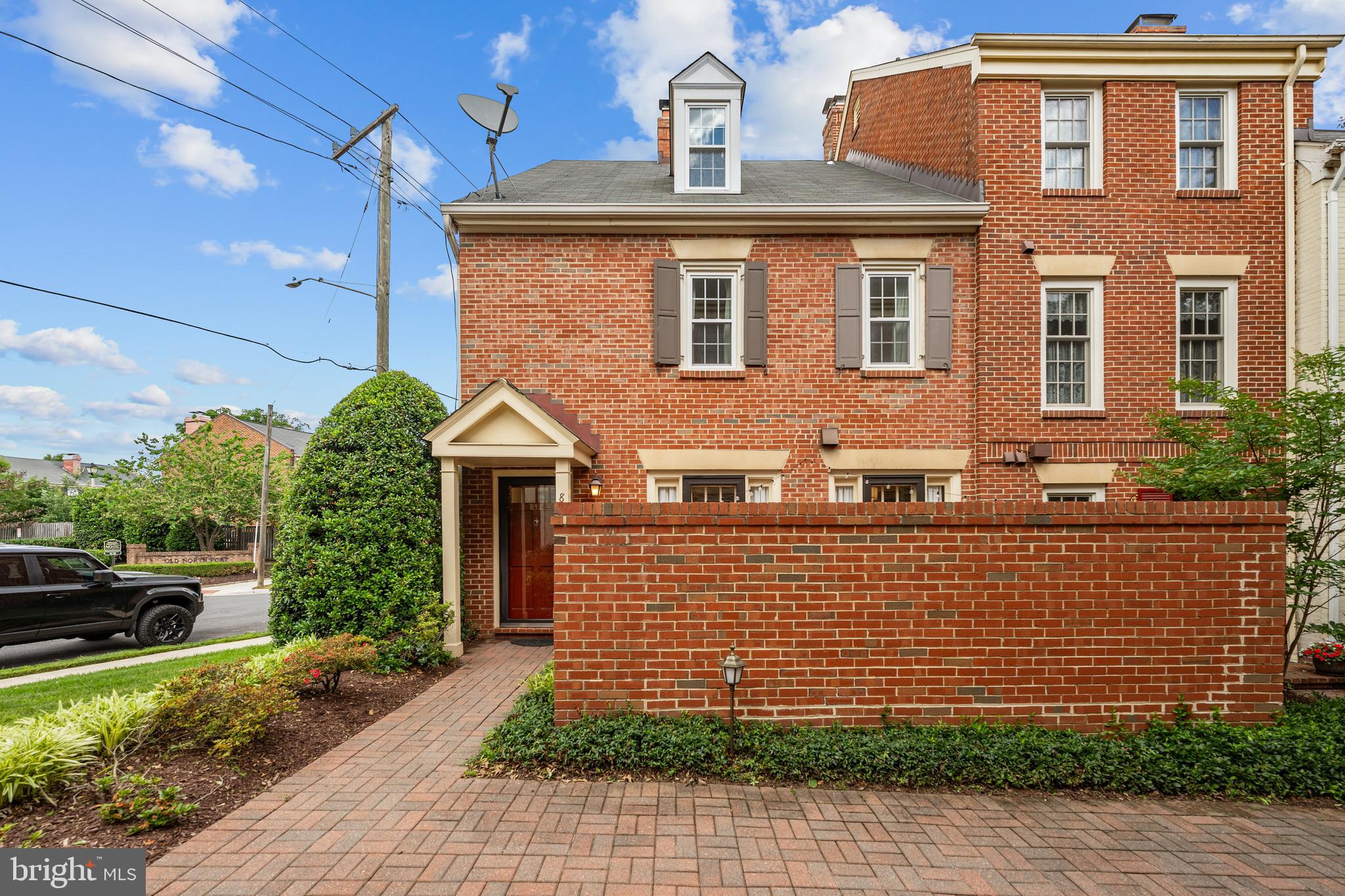 812 BASHFORD LANE