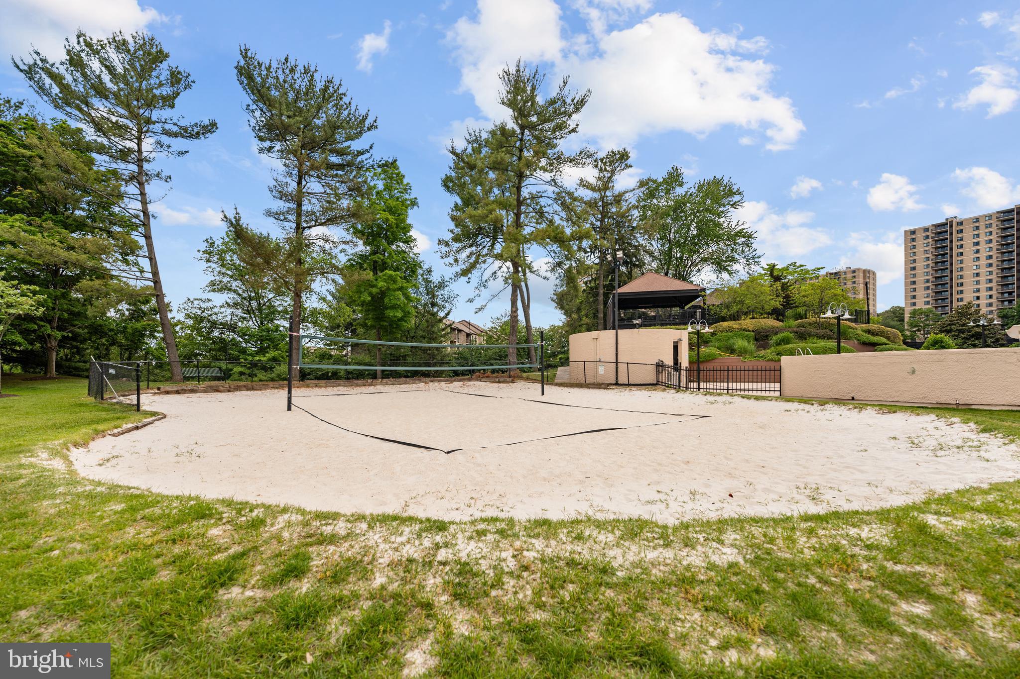 203 YOAKUM PARKWAY 609
