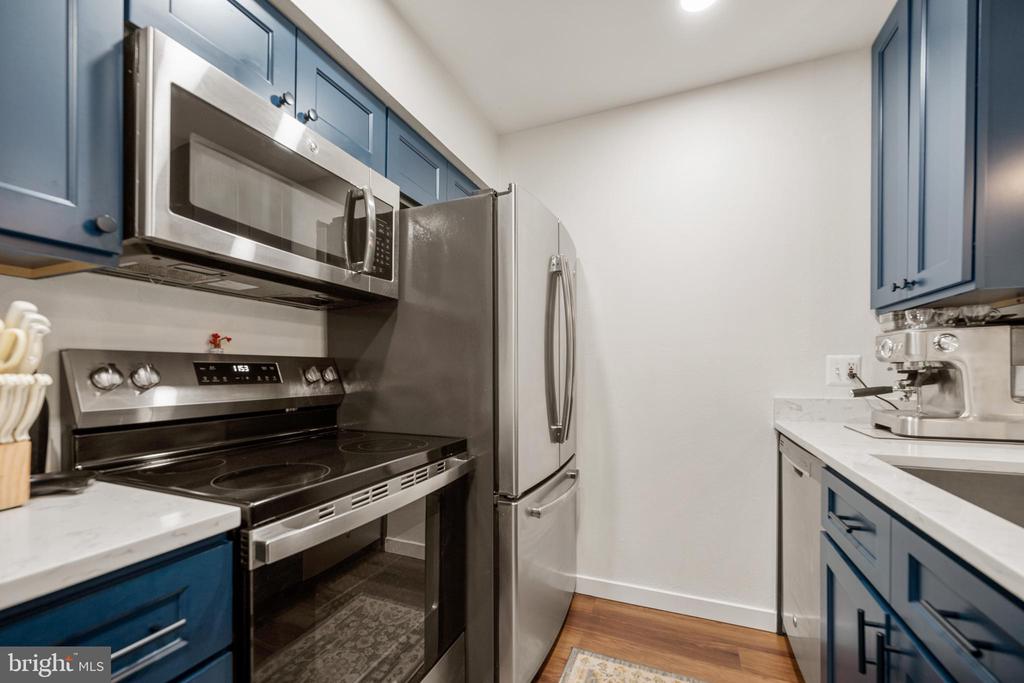 3307 WYNDHAM CIRCLE 2169
