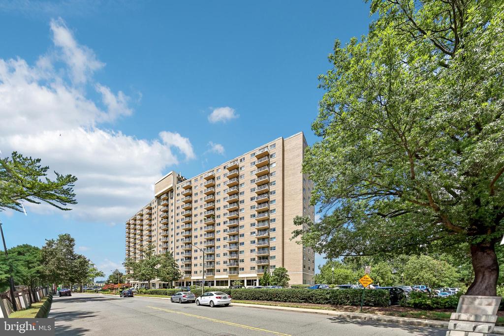 1225 MARTHA CUSTIS DRIVE 216