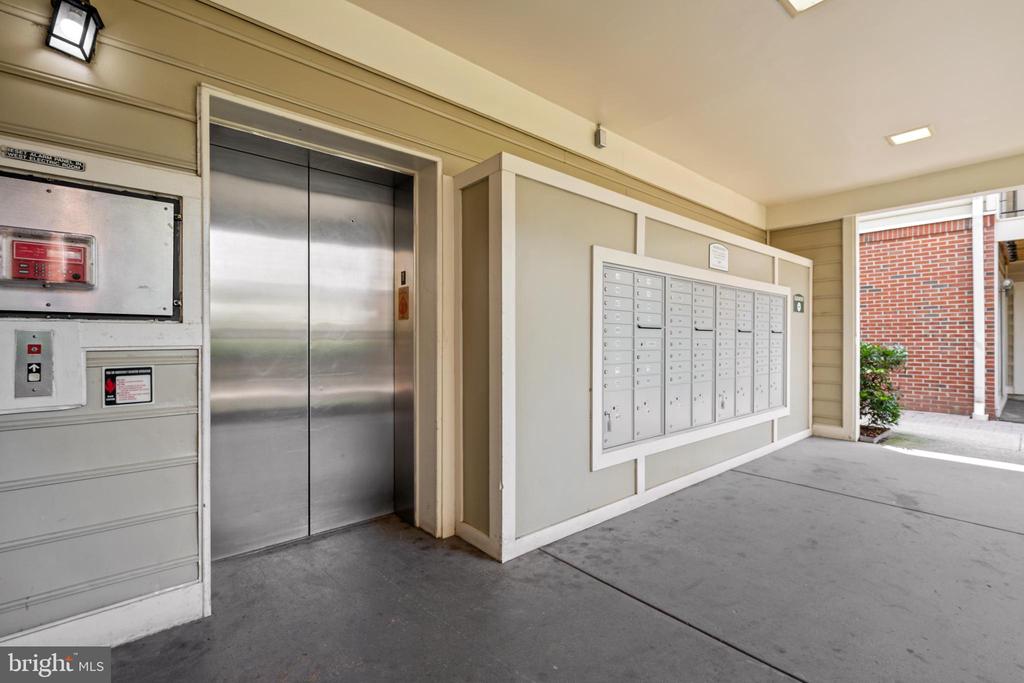 1100 QUAKER HILL DRIVE Unit: 418