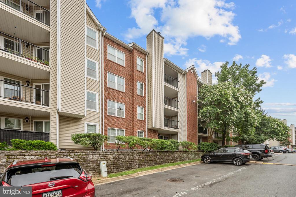 3311 WYNDHAM CIRCLE Unit: 2202