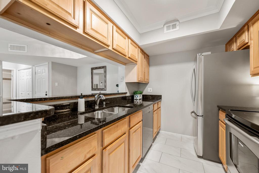 3311 WYNDHAM CIRCLE Unit: 2202