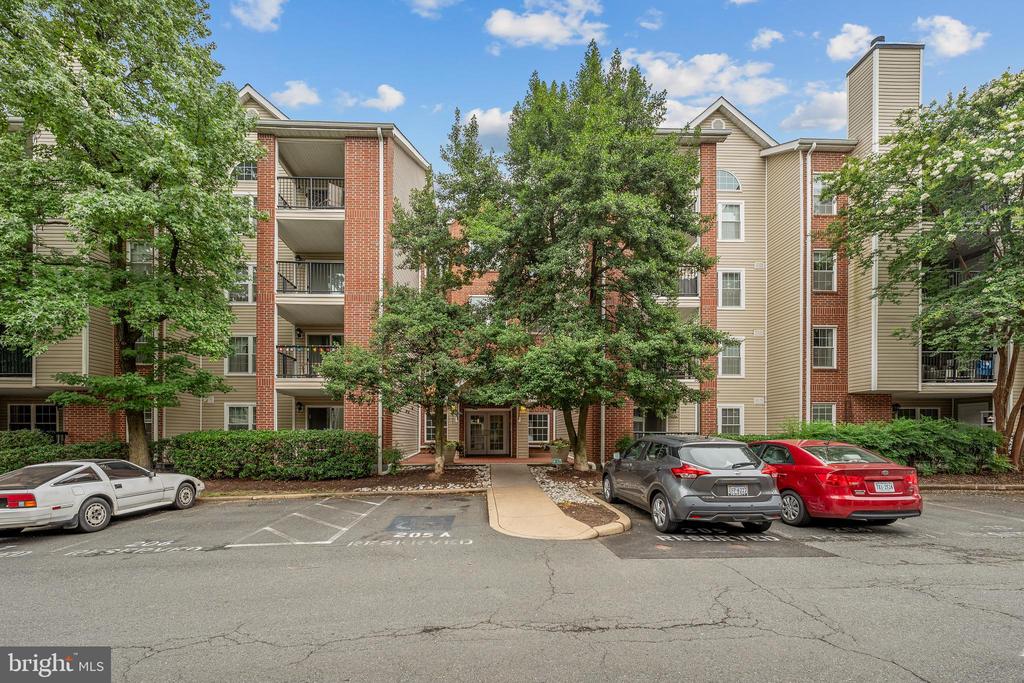 3311 WYNDHAM CIRCLE Unit: 2202