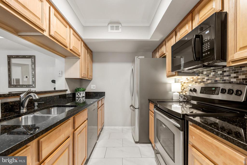3311 WYNDHAM CIRCLE Unit: 2202