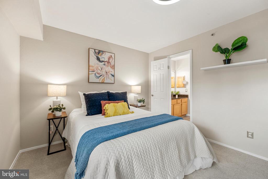 3311 WYNDHAM CIRCLE Unit: 2202