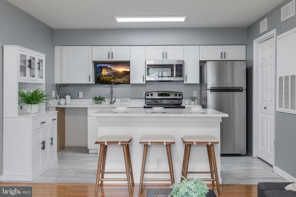 3312 WYNDHAM CIRCLE Unit: 306
