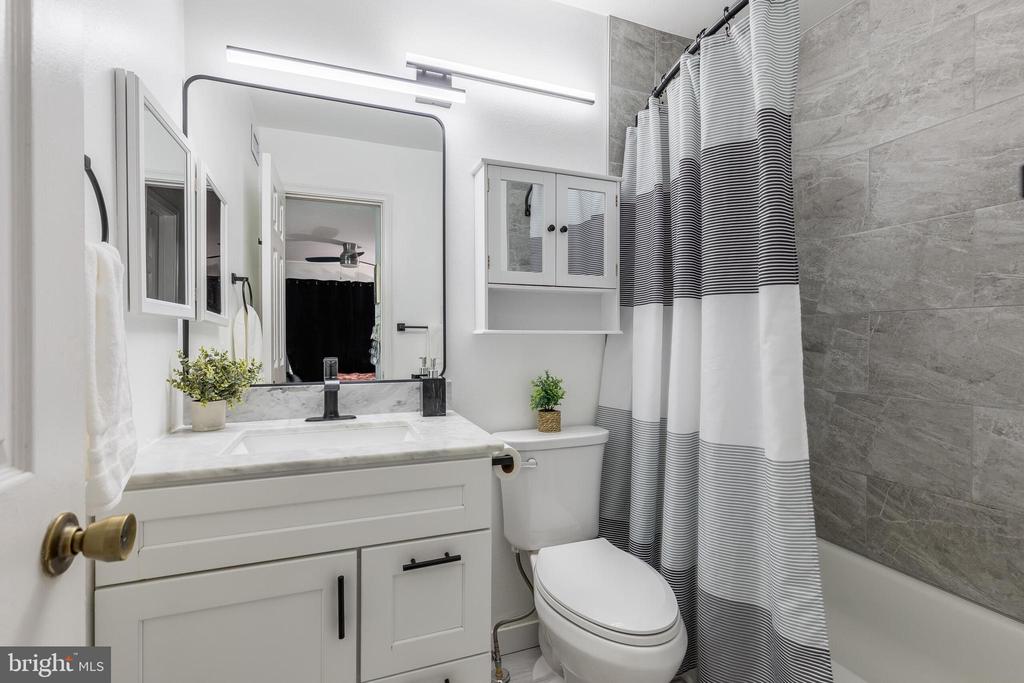 3312 WYNDHAM CIRCLE Unit: 306