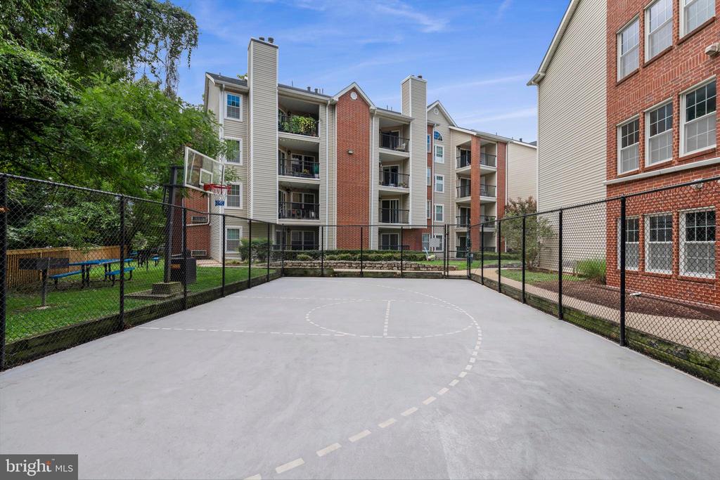 3312 WYNDHAM CIRCLE Unit: 306