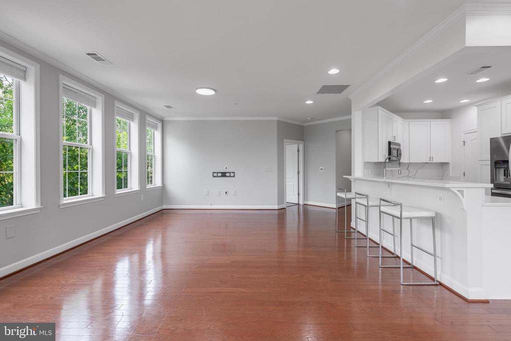 400 CAMERON STATION BOULEVARD Unit: 202