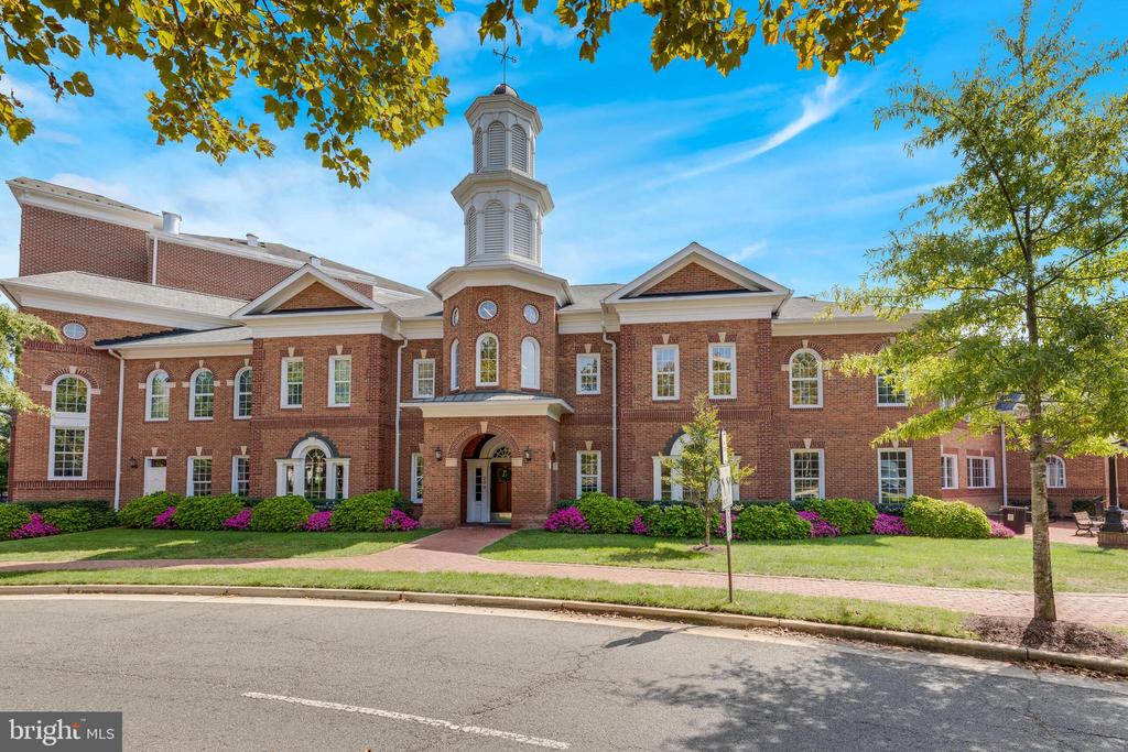400 CAMERON STATION BOULEVARD Unit: 202