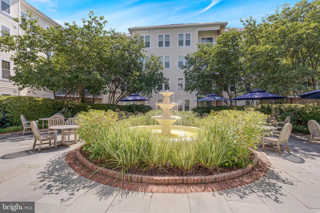 400 CAMERON STATION BOULEVARD Unit: 202
