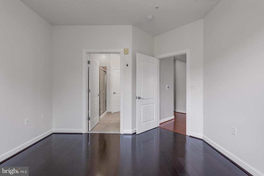 400 CAMERON STATION BOULEVARD Unit: 202