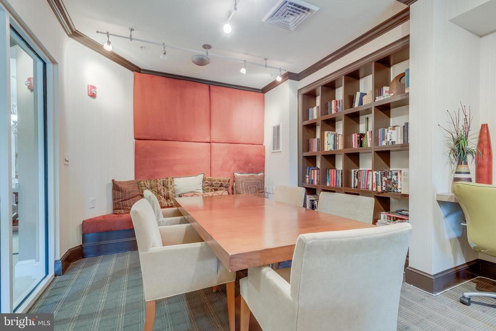 400 CAMERON STATION BOULEVARD Unit: 202