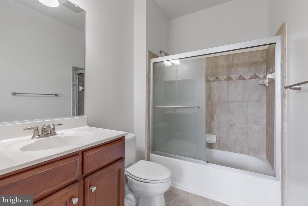 400 CAMERON STATION BOULEVARD Unit: 202